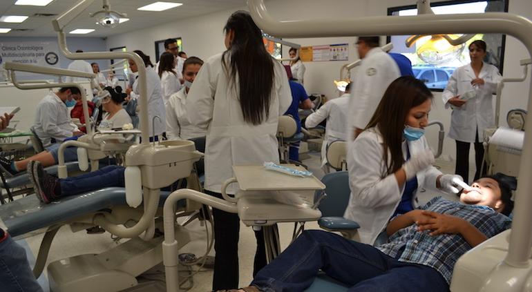Ofrece Uacj Servicio Dental Gratis A Personas Con Discapacidad Puente Libre