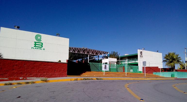 Realizan simulacro de incendio en el Bachi 10