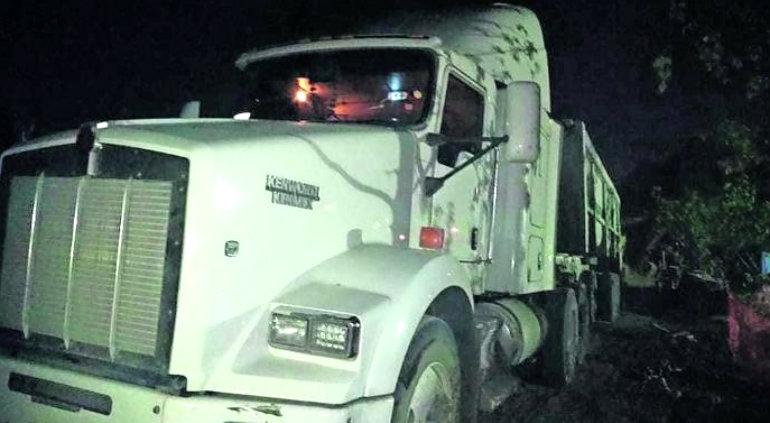 Asi Trailero Escapa De Asalto Armado En Hidalgo Video Puente Libre