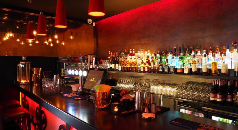 Sanciono Municipio A 4 Bares Por Falta De Placa De Aforo Tiempo