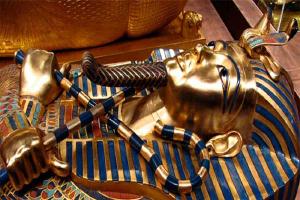 Relacionada joyas-tumba-tutankamon.jpg