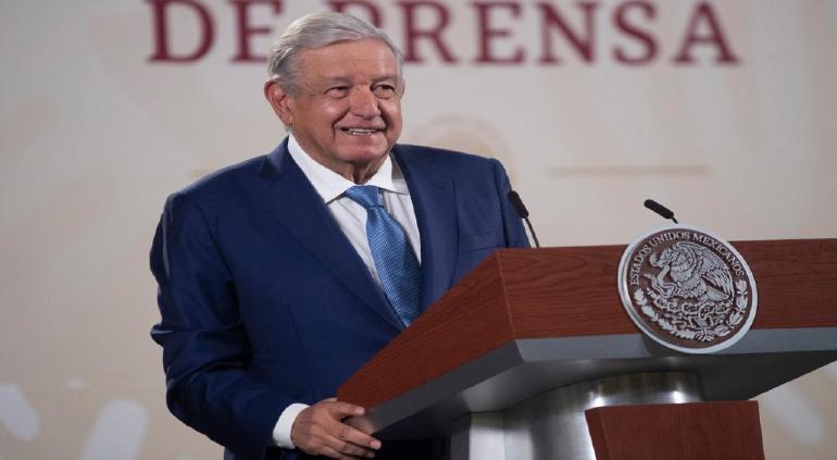 Balconea AMLO a Calderón usó crédito de Banobras para comprar casa