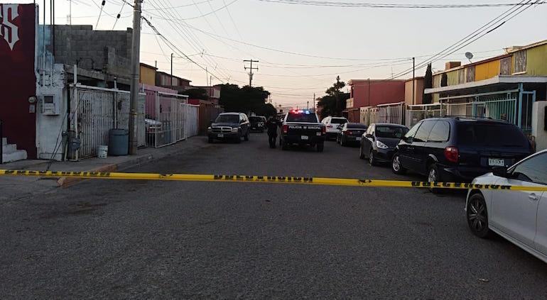 Irrumpen sicarios en otra casa; matan a hombre y lesionan a menor