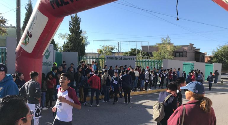 Corren 700 alumnos del Conalep por 34 aniversario del plantel II