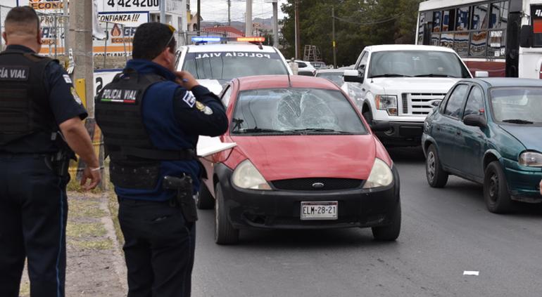 Un adulto mayor resultó atropellado cuando intentó cruzar la calle en ...