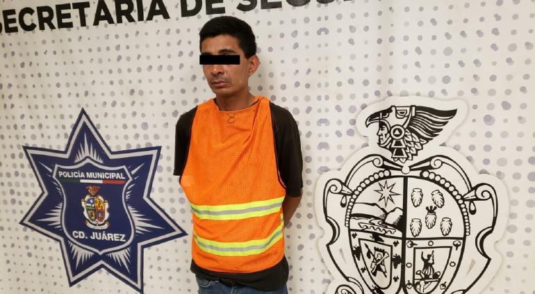 Quebró vidrios del carro de su vecino en pelea - Vimarsana News
