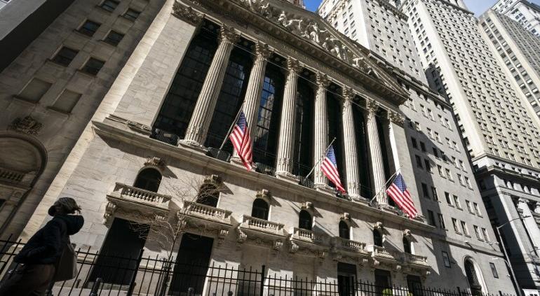 Wall Street zamyka się wyżej z powodu możliwej „czerwonej fali” w wyborach w USA