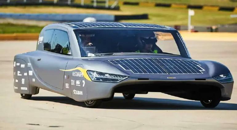 To samochód elektryczny zasilany energią słoneczną, który pobił rekord Guinnessa