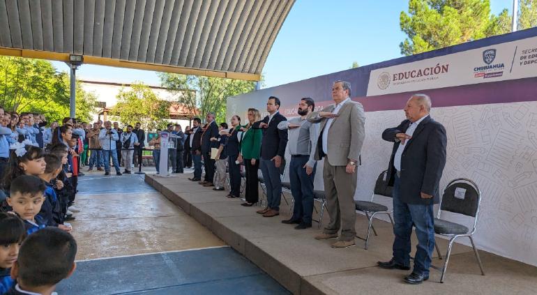 Encabezan Maru y Bonilla regreso a clases en el Estado