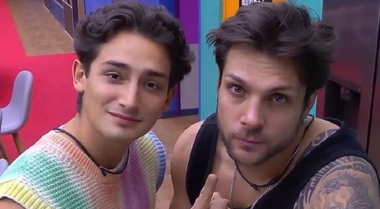 Lo cumplieron! Nicola y Emilio se hicieron tatuaje del Team Infierno |  Tiempo