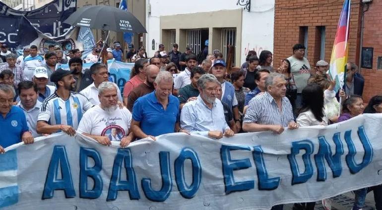 Suspendieron las reformas laborales de Javier Milei