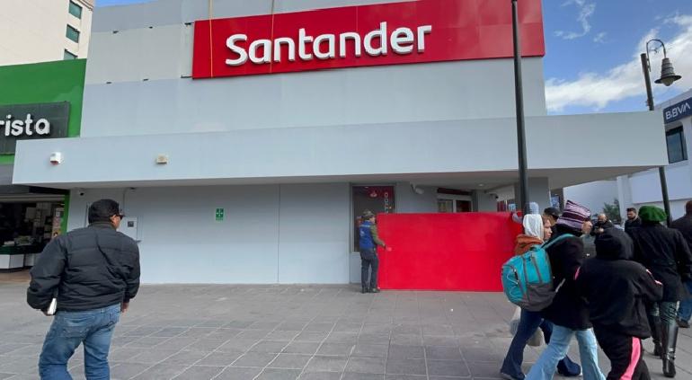 Desprendieron Vientos Estructura En Banco Santander Del Centro