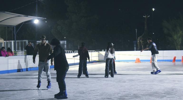 Mañana sí abrirá pista de hielo en Parque Central este el horario