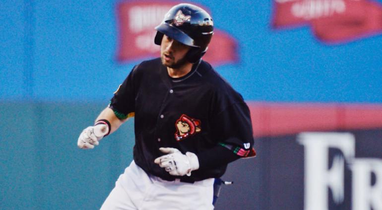 Deja Matt Batten organización de Padres para llegar a los Braves