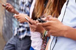 Relacionada adolescenti-dipendenza-smartphone-madimaaltervista.jpg