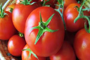 Relacionada propiedades-beneficiosas-del-tomate.jpg