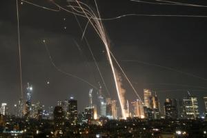 Relacionada sistema-defensa-aerea-israeli-intercepta-misiles-tel-aviv-lanzados-iran_160.jpg