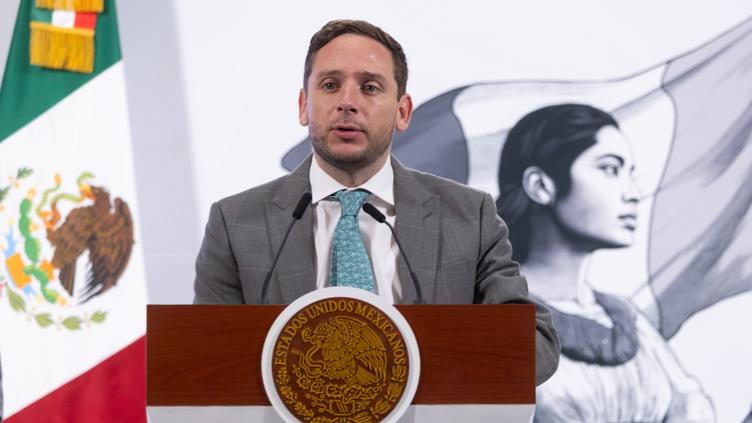 Compro Salud 2 años de abasto de medicamento para cáncer: Clark García