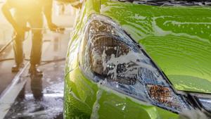 Relacionada car-wash-with-foam-free-photo.jpg