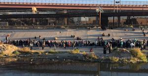 Relacionada cruce-masivo-migrantes-cdjz-01.jpg