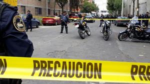 Relacionada policias-pgj-cdmx-capitalina-elementos-uniformados-escena-del-crimen-asesinato-balacera-colonia-guerrero-baleado-1160x700.jpg