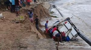 Relacionada camioneta-volcadura-tabasco.jpg