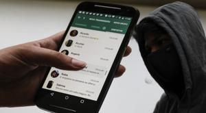 Relacionada alerta-mensajes-falsos-se-hacen-pasar-por-whatsapp-y-buscan-tus-datos.jpg