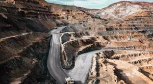 Relacionada mina.jpg