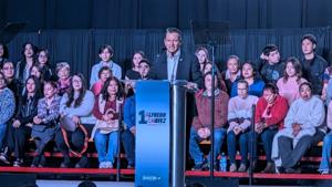 Relacionada pxl_20251127_005529830night.jpg