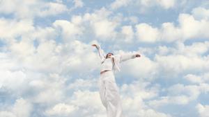 Relacionada pantone-color-of-the-year-2026-11-4201-cloud-dancer-02.jpg