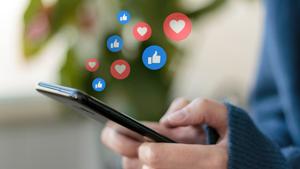 Relacionada dia-de-las-redes-sociales-smartphone.jpg