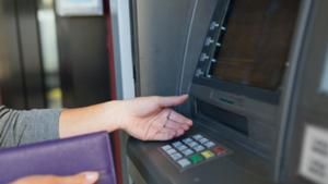 Relacionada cajero.jpg