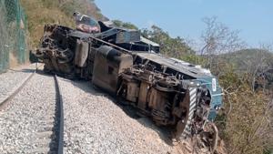 Relacionada descarrilamiento-tren-interoceanico-oaxaca-20-heridos.jpg