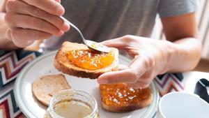 Relacionada hombre-desayunando.jpg