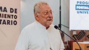 Relacionada exrector.jpg