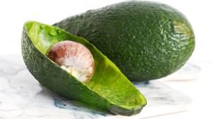 Relacionada asi-usar-hueso-aguacate-embellecer-cabello.jpg