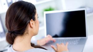 Relacionada depositphotos_55496305-stock-photo-back-view-of-woman-on.jpg