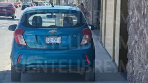 Relacionada estacionadoenlabanqueta.jpg