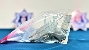 Relacionada arma.jpg