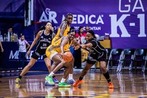 Relacionada adelitas-vs-santas_3.jpg