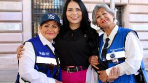 Relacionada abuelitos-policias.jpg