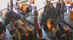 Relacionada rescato-hombre-a-joven-que-se-asfixiaba-en-su-restaurante.jpg