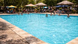 Relacionada alberca.jpg