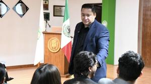 Relacionada alfredochavezclaustro.jpg