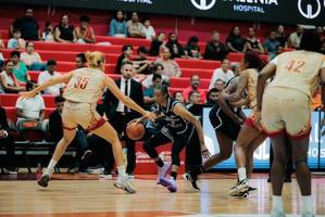 Relacionada adelitas-vs-el-calor_1.jpg
