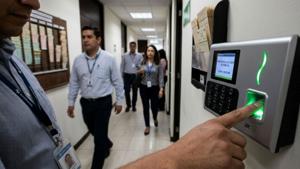 Relacionada reloj-checador.jpg