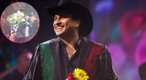 Relacionada golpearon-a-julion-alvarez-con-ramo-de-rosas-en-pleno-concierto.jpg