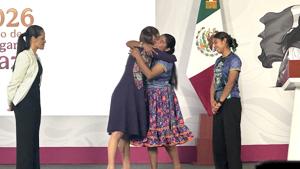 Relacionada lorena-raramuri-en-la-mananera.jpg