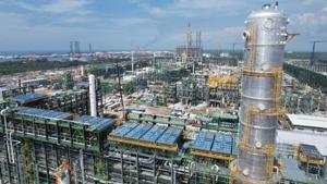 refineria-dos-bocas-produce-gasolina-al-3-de-su-ca_qxipg.jpg