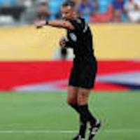 Relacionada arbitro-mex-ecua.jpg